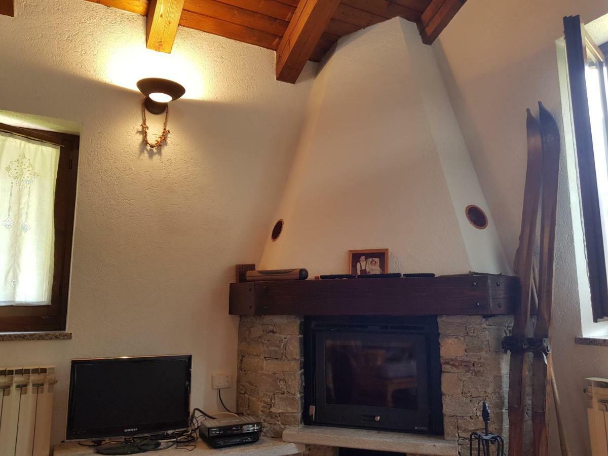 L'Atelier Du Temps - La Belle Vue Apartment La Salle Bagian luar foto